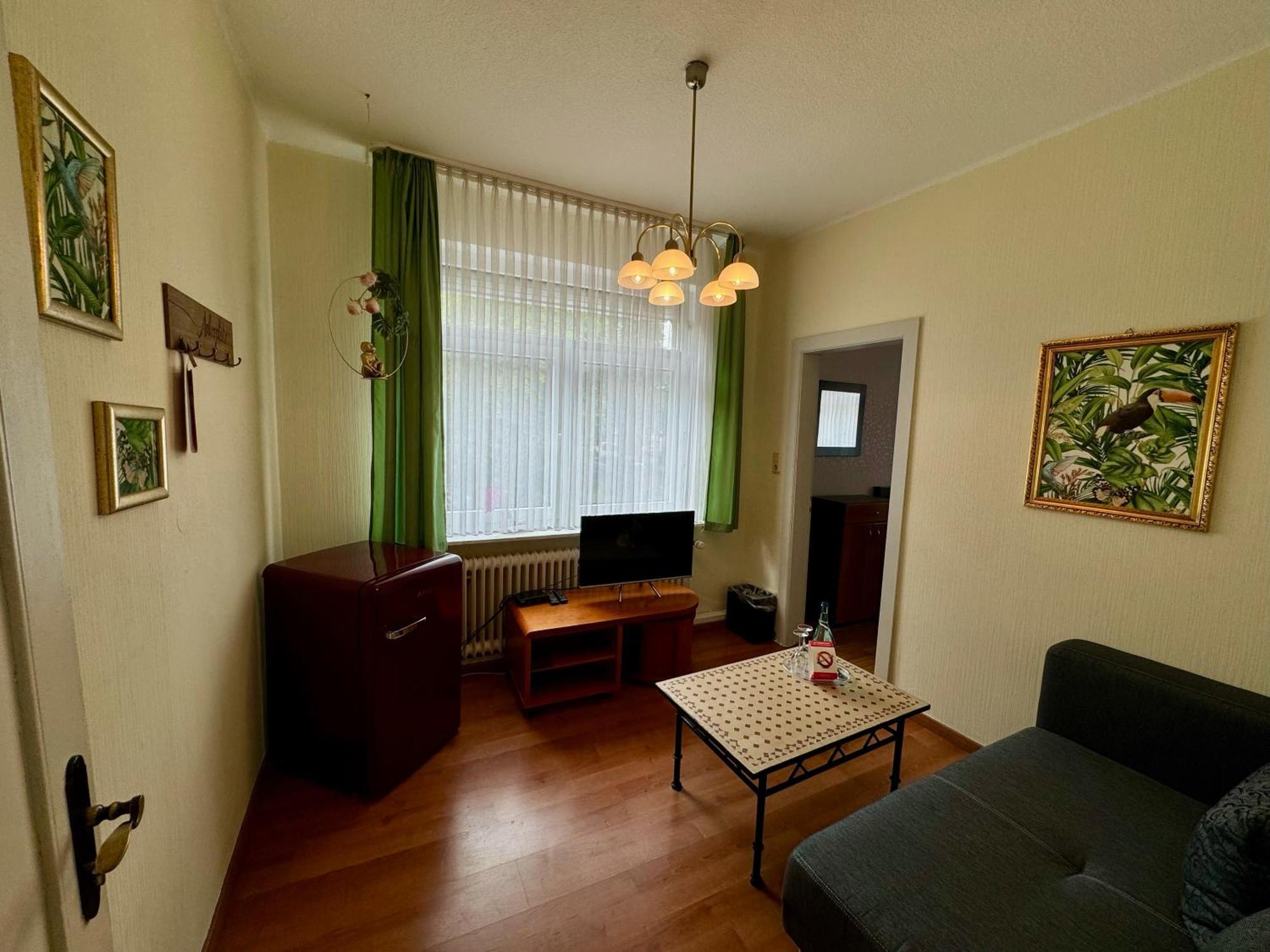 Hotel Sophien-Cafe Леер Экстерьер фото